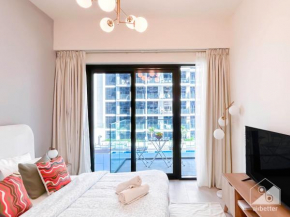 Urban Charm Studio with Balcony in Riviera